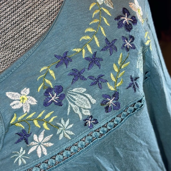 Time &True Embroidered Top - Picture 2 of 6